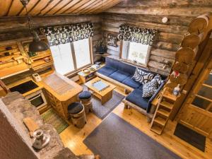 Posezení v ubytování Holiday Home Lomaylläs maja-keloluppo by Interhome