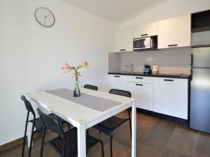 Kuchyň nebo kuchyňský kout v ubytování Apartment Ivka-2 by Interhome