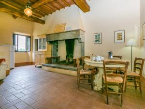 Posedenie v ubytovaní Holiday Home Buca dei Merli by Interhome