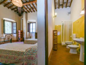 Kúpeľňa v ubytovaní Holiday Home Buca dei Merli by Interhome
