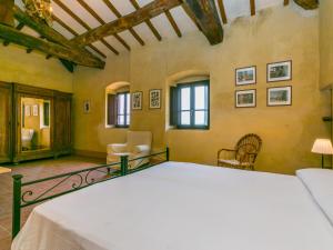Posteľ alebo postele v izbe v ubytovaní Holiday Home Buca dei Merli by Interhome
