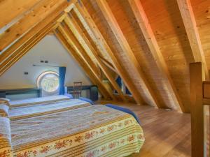 Кровать или кровати в номере Holiday Home Viola - BLU601 by Interhome