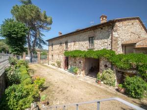 The building in which the holiday home is located