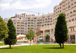 Afbeelding uit fotogalerij van Beautiful Apartments in a Luxury Residence in Varna in Varna