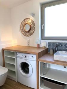 Kúpeľňa v ubytovaní Nouveau ! La cabine du bout du monde - Le Portzic : votre maison de vacances de haut standing - PL6