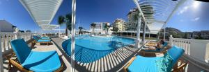 Swimming pool sa o malapit sa Amore Beach элитный готельный комплекс