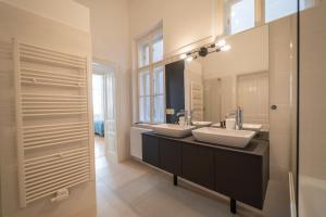 A bathroom at josef's home I Premium Suite I Quiet & Central