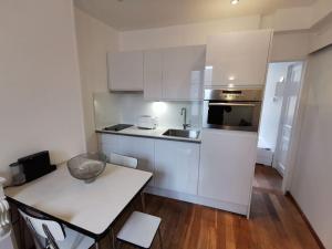 Fotografie z fotogalerie ubytování 2 pièces au cœur de trouville / rue des bains v destinaci Trouville-sur-Mer