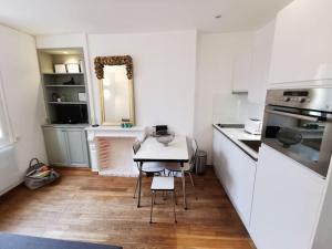 Fotografie z fotogalerie ubytování 2 pièces au cœur de trouville / rue des bains v destinaci Trouville-sur-Mer