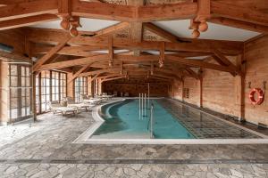 Bazén v ubytovaní Aries Hotel & SPA Zakopane alebo v jeho blízkosti
