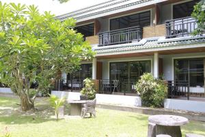 Сад в Phi Phi Andaman Beach Resort