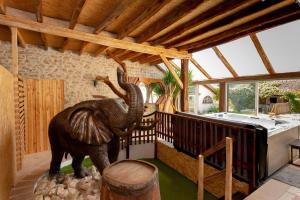Zdjęcie z galerii obiektu Gîte de l'éléphant w mieście Murs-et-Gélignieux