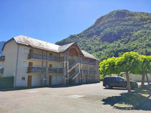 O vedere generală la munți sau o vedere la munte luată de la acest apartament