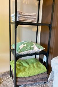Poschodová posteľ alebo postele v izbe v ubytovaní Apartament w centrum Wrocławia w kamienicy