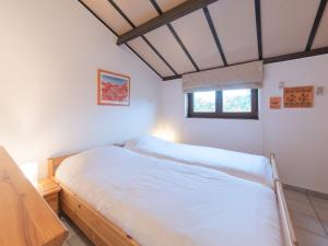 Postel nebo postele na pokoji v ubytování Holiday Home Duinenhuis 274 by Interhome