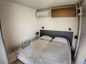 Posteľ alebo postele v izbe v ubytovaní Holiday Home Florida by Interhome