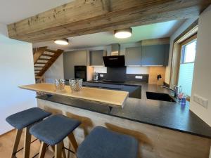 Kuchyňa alebo kuchynka v ubytovaní Holiday Home Haus Nussbaum by Interhome