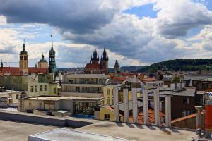 Nespecifikovaný výhled na destinaci Praha nebo výhled na město při pohledu z hotelu