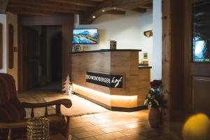 Telewizja i/lub zestaw kina domowego w obiekcie Panoramahotel Schwendbergerhof