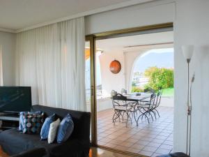 Posezení v ubytování Apartment Lakeview by Interhome