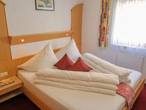 Posteľ alebo postele v izbe v ubytovaní Apartment Apart 107 Wiesenhof by Interhome