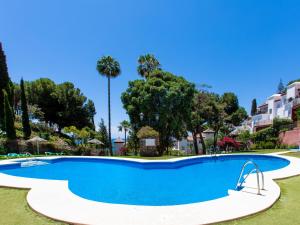 Bazén v ubytování Apartment Ladera del Mar by Interhome nebo v jeho okolí