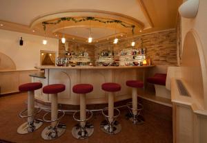 Hol lub bar w obiekcie Panoramahotel Schwendbergerhof