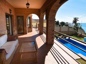Bazén v ubytovaní Holiday Home El balcón de la cala by Interhome alebo v jeho blízkosti