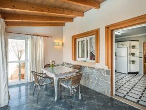 A kitchen or kitchenette at Holiday Home Mare by Interhome