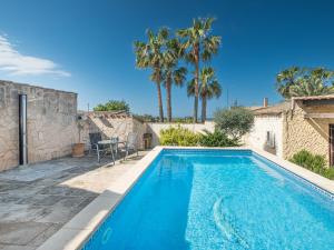 The swimming pool at or close to Holiday Home Mare by Interhome