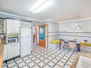 A kitchen or kitchenette at Holiday Home Mare by Interhome