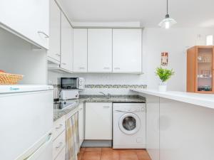 Kuchyň nebo kuchyňský kout v ubytování Apartment Stella Maris-1 by Interhome