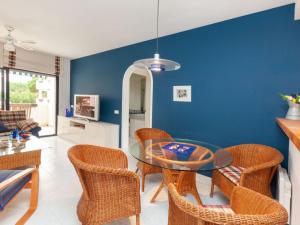 Kuchyň nebo kuchyňský kout v ubytování Apartment Nautic Golf Playa C II by Interhome