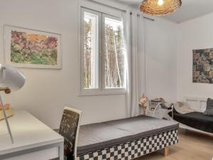 Posezení v ubytování Holiday Home Huvikumpu by Interhome