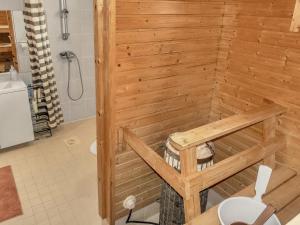 Kuchyň nebo kuchyňský kout v ubytování Holiday Home Huvikumpu by Interhome