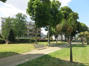 Vonkajšia záhrada v ubytovaní Apartment Les Pêcheries by Interhome