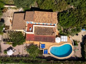 The swimming pool at or close to Villa Villa Mandana by Interhome