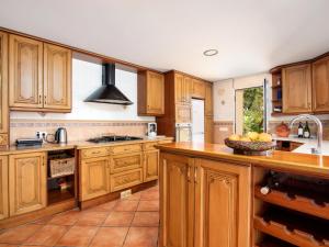 A kitchen or kitchenette at Villa Villa Mandana by Interhome