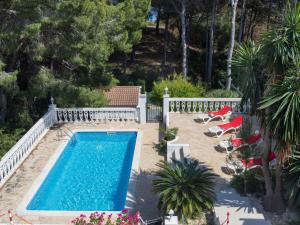Bazén v ubytování Villa Villa Marina by Interhome nebo v jeho okolí