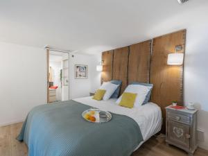 Posteľ alebo postele v izbe v ubytovaní Apartment Terrasse du Temple by Interhome