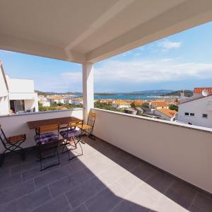 Balkón alebo terasa v ubytovaní Apartments M & L Murter
