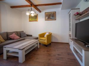 Telewizja i/lub zestaw kina domowego w obiekcie Holiday Home Veli by Interhome