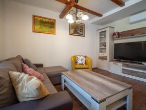 Telewizja i/lub zestaw kina domowego w obiekcie Holiday Home Veli by Interhome
