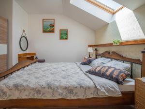 Łóżko lub łóżka w pokoju w obiekcie Holiday Home Veli by Interhome