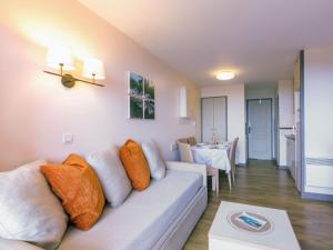 Posedenie v ubytovaní Apartment L'Esquinade - P3 213 by Interhome