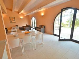 Zdjęcie z galerii obiektu Holiday Home VIlla Pesca by Interhome w mieście Osteria Delle Noci