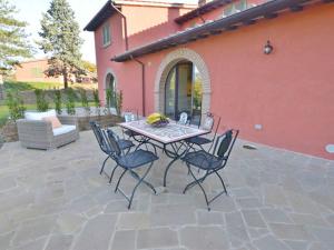 Zdjęcie z galerii obiektu Holiday Home VIlla Pesca by Interhome w mieście Osteria Delle Noci