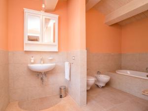 Zdjęcie z galerii obiektu Holiday Home VIlla Pesca by Interhome w mieście Osteria Delle Noci