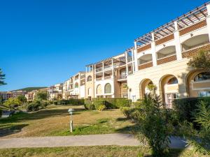 Budynek, w którym mieści się apartament