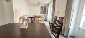 Posedenie v ubytovaní Apartamento MURILLO-PLAZA DE LA MAGDALENA